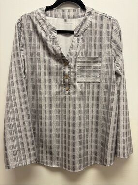 4 for $25 ❤️ Gray & White Henley Plaid Blouse | Size XL ❤️